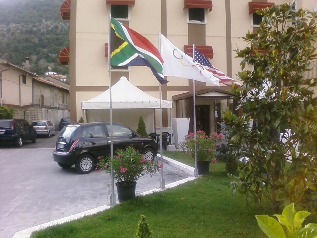 Hotel De Meis Capistrello Exterior photo