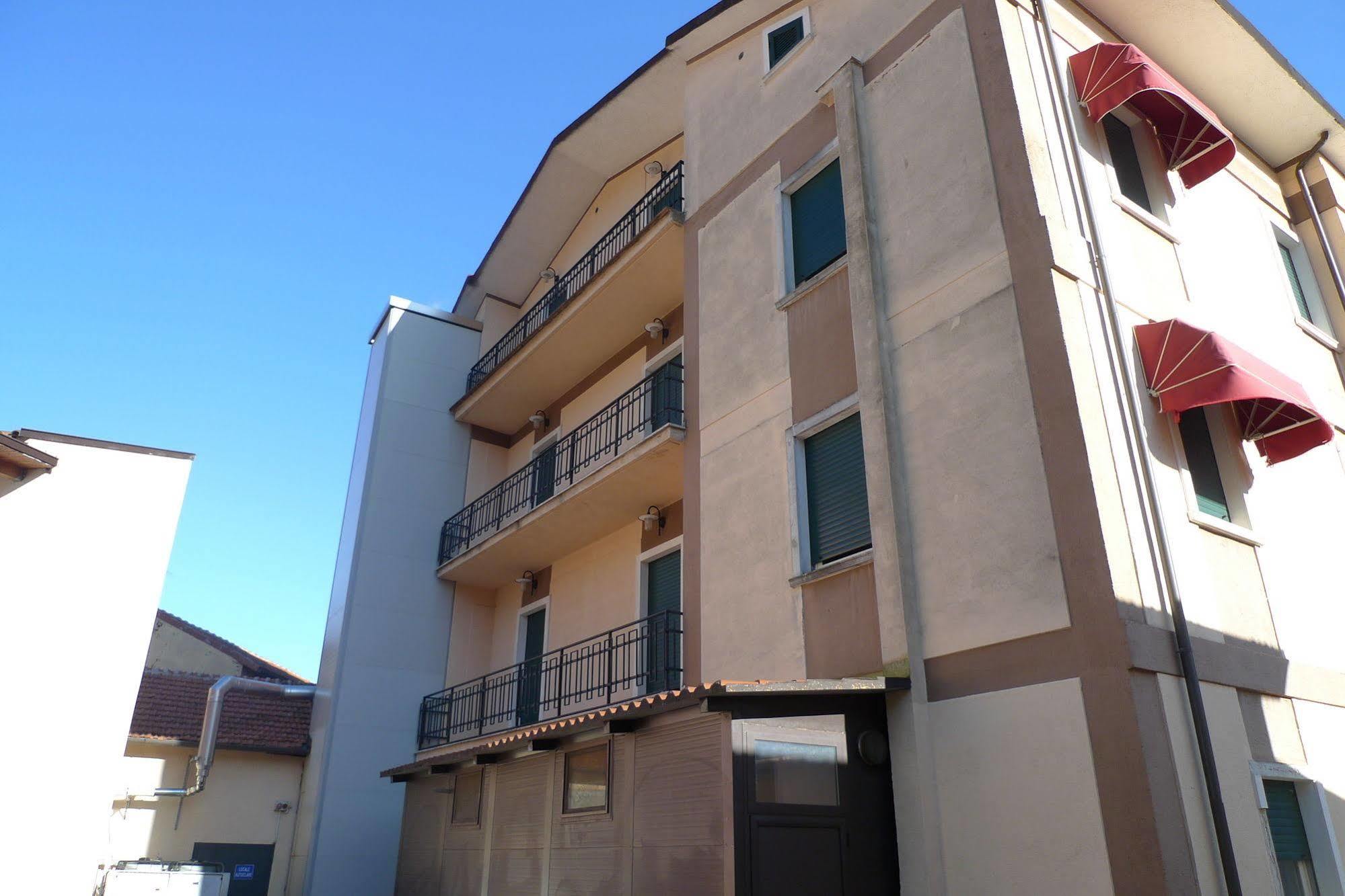 Hotel De Meis Capistrello Exterior photo