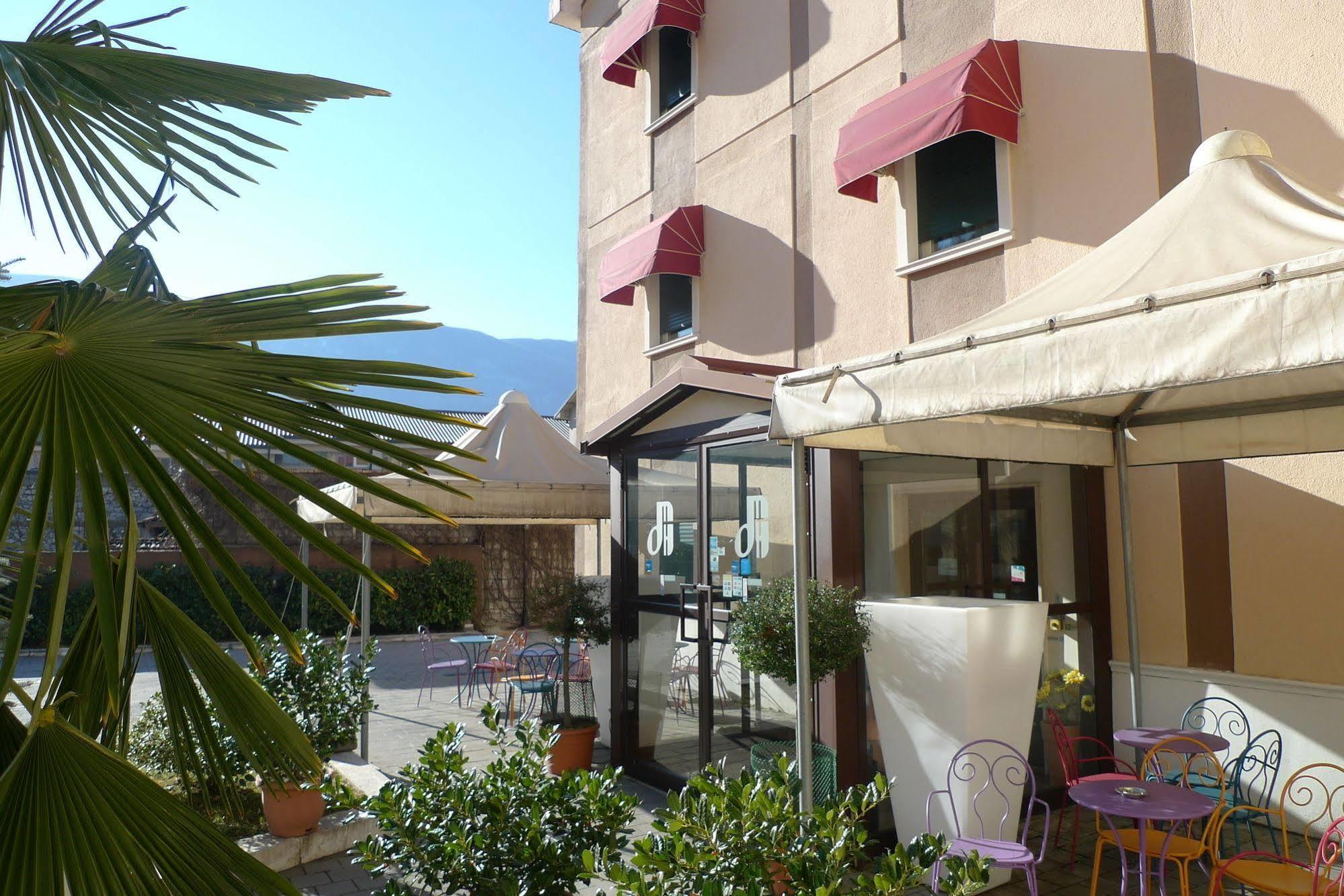 Hotel De Meis Capistrello Exterior photo